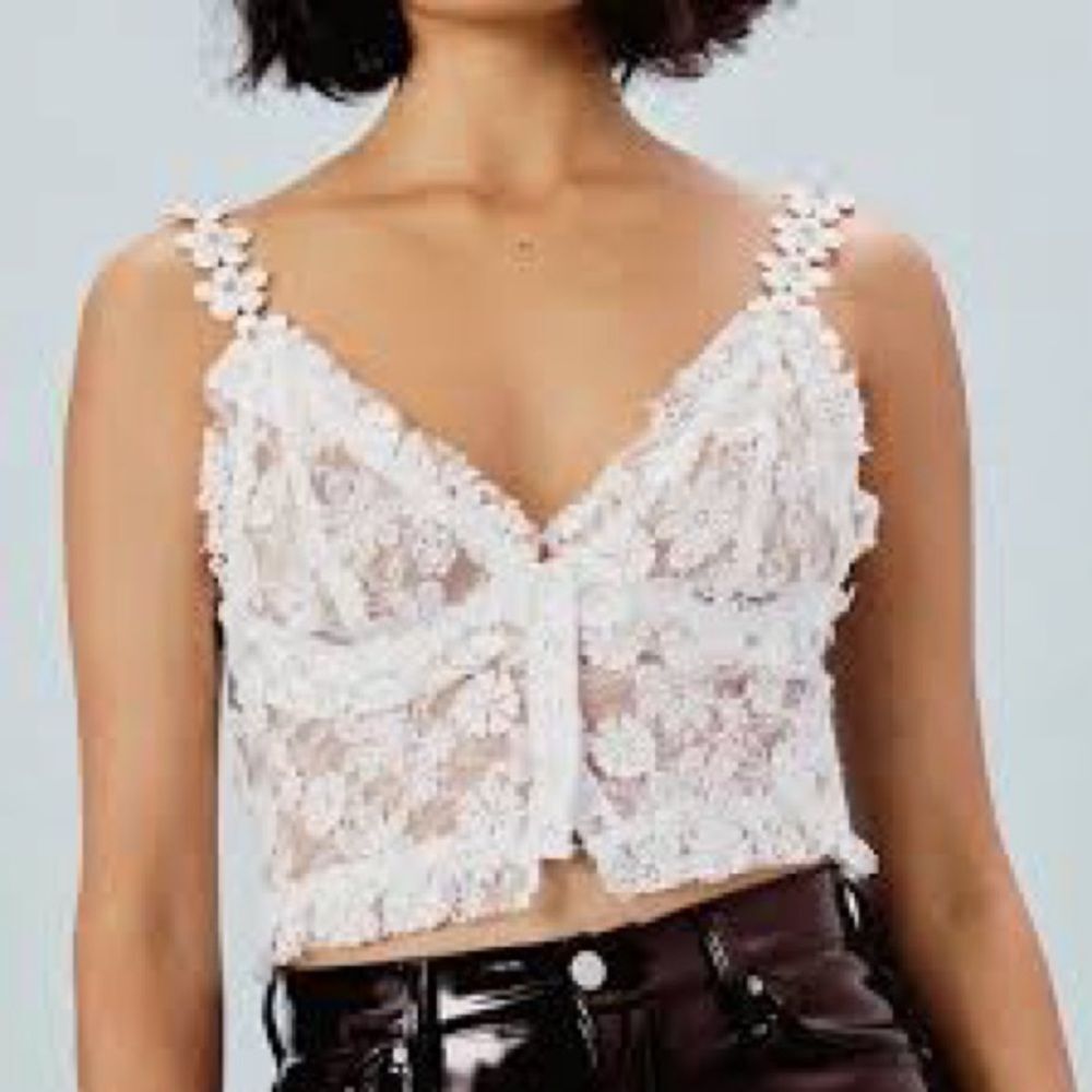 For Love & Lemons Lace Crop Top M Ivory EUC Floral Snap Front Straps Bling